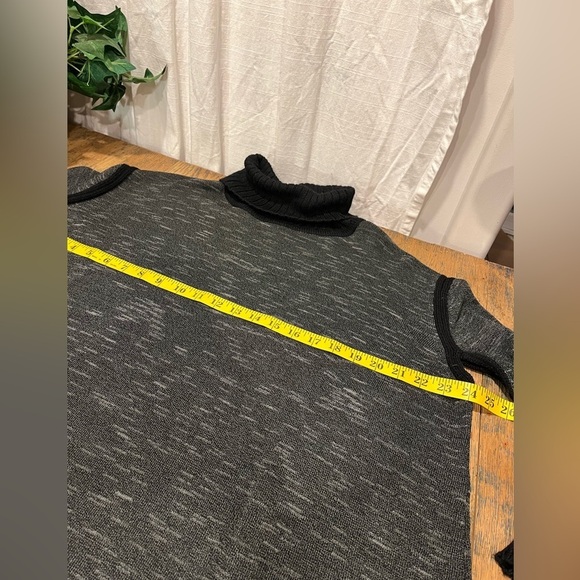 ANIMALE Turtleneck black & Gray sweater size 8 - Picture 5 of 13